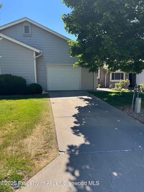 9 W Ridge Ct, Parachute, CO, 81635-9216 | Card Image