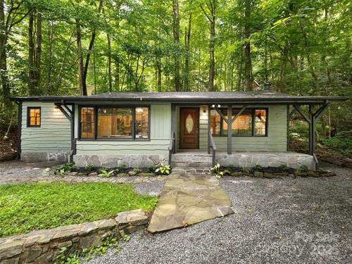 31 Poplar Ln, Maggie Valley, NC, 28751-8765 | Card Image