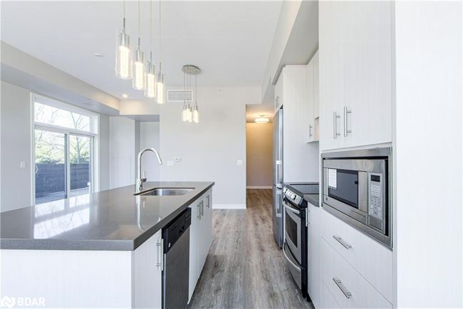 109 - 457 Plains Rd E, House attached with 2 bedrooms, 2 bathrooms and 1 parking in Burlington ON | Image 11