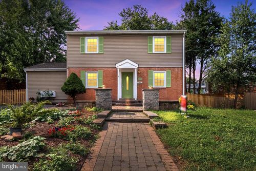 8004 Clifton St, MANASSAS, VA, 20109-3119 | Card Image