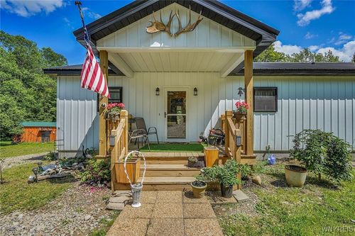 10270 Pleasant Valley Rd, Delevan, NY, 14042-9719 | Card Image