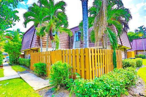 7531 Courtyard Run E, Boca Raton, FL, 33433 | Card Image