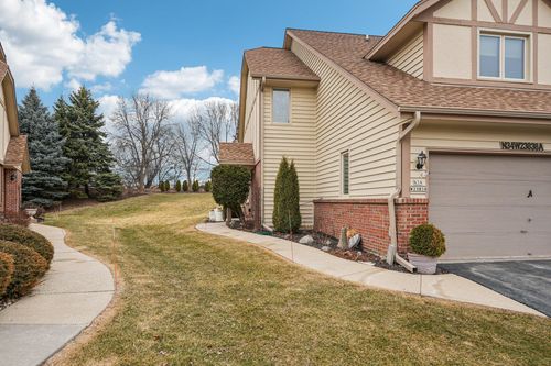 N34W23838 Grace Ave, Pewaukee, WI, 53072-4498 | Card Image