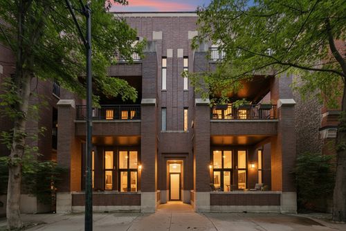 3w-1955 W Cortland St, Chicago, IL, 60622-1589 | Card Image