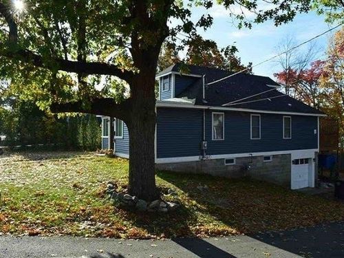 4 Troy St, Nashua, NH, 03064-1333 | Card Image