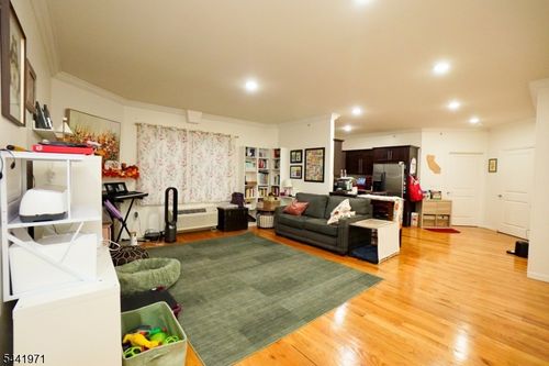 8-6708 Jackson St, Guttenberg, NJ, 07093-1771 | Card Image
