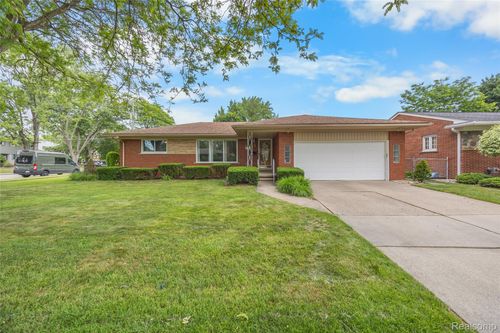 30064 Bentley St, Livonia, MI, 48154-4420 | Card Image