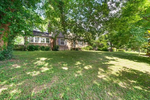 2711 Wortham Ave, Nashville, TN, 37215-1144 | Card Image