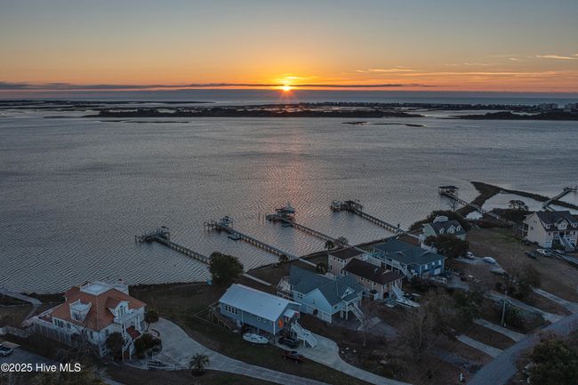 943 Chadwick Shores Dr, House other with 4 bedrooms, 4 bathrooms and null parking in Sneads Ferry NC | Image 52