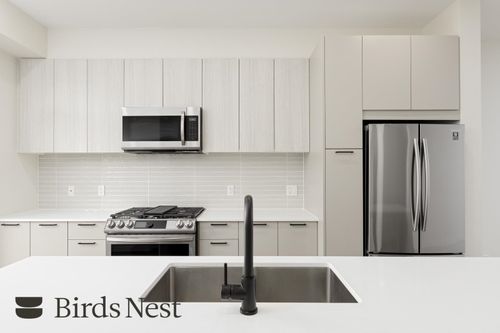 9-488 Furness St, New Westminster, BC, V3M0M1 | Card Image