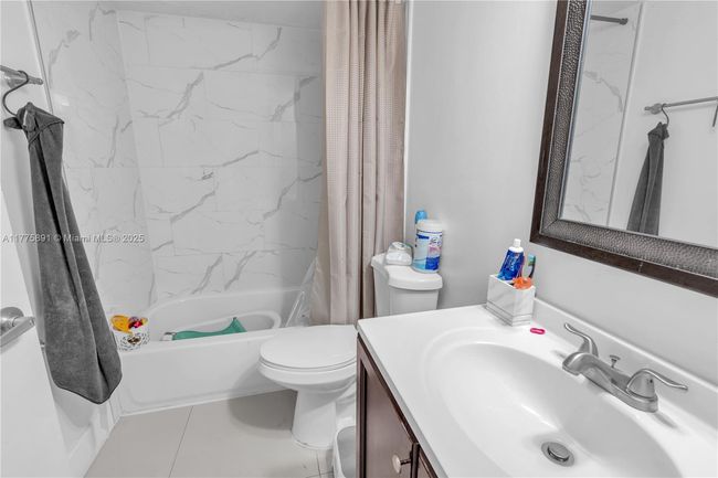 APT-104 - 18810 Nw 57 Th Ave, Condo with 2 bedrooms, 2 bathrooms and null parking in Hialeah FL | Image 20