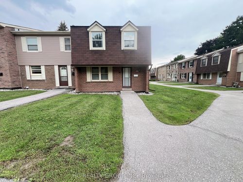 44-2061 Bridletowne Cir, Scarborough, ON, M1W2J7 | Card Image
