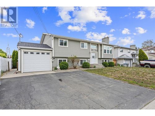 2203 Bossert Ave, Kamloops, BC, V2B8H6 | Card Image