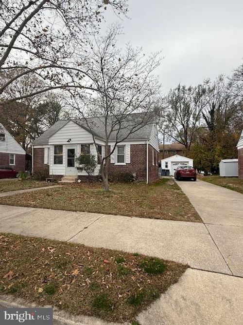 5 Dixie Dr, PENNS GROVE, NJ, 08069-2202 | Card Image