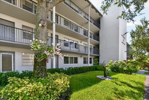 215j-101 Sw 132nd Way, Pembroke Pines, FL, 33027-1667 | Card Image