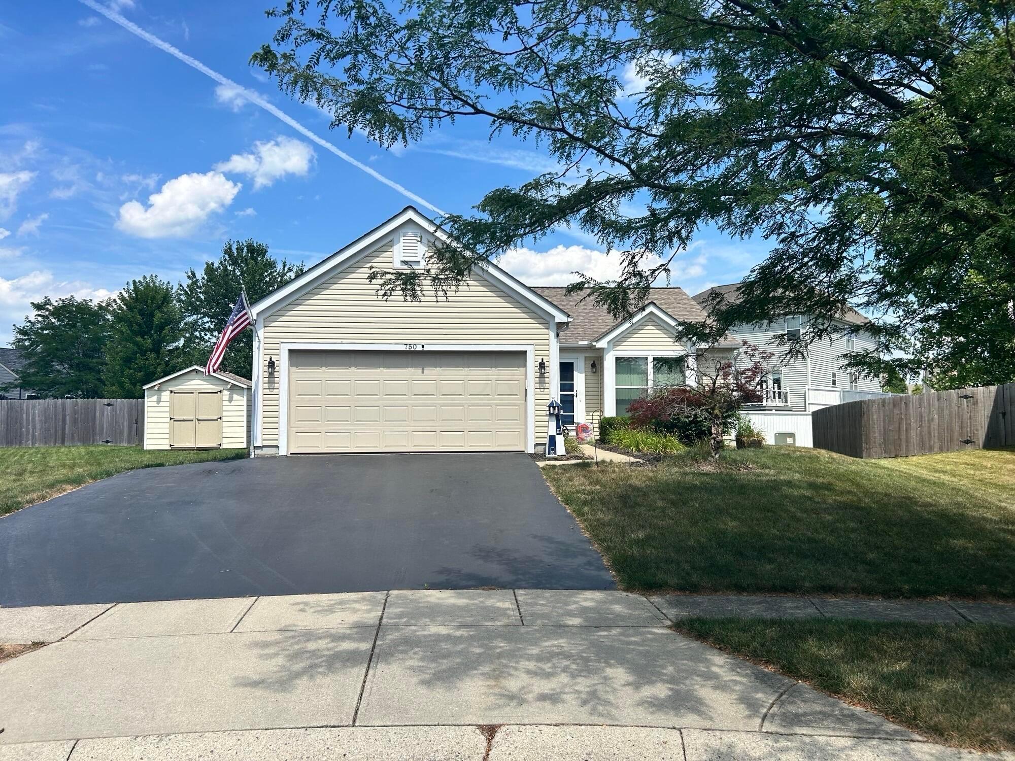 Solaris Ct, Blacklick, OH 43004