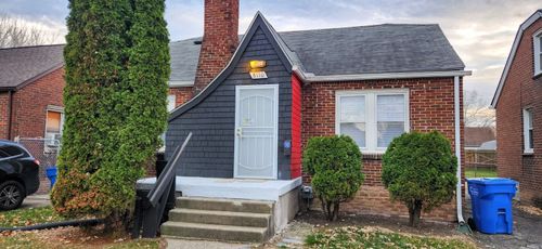 8110 Chalmers Ave, Warren, MI, 48089-2370 | Card Image