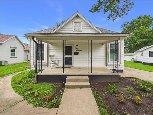 111 E 9th St, Georgetown, IL, 61846-1524 | Card Image