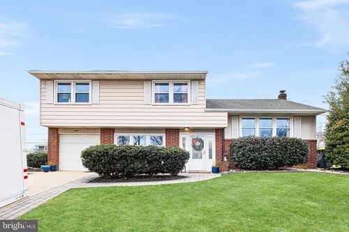 8 Toby Ct, WILMINGTON, DE, 19808-3019 | Card Image