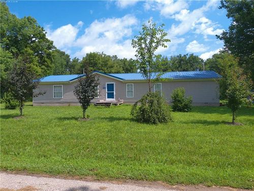 320 W South St, Parker, KS, 66072-4039 | Card Image