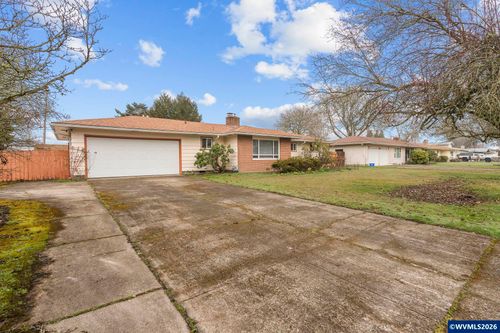 2922 Columbus St Se, Albany, OR, 97322-5916 | Card Image