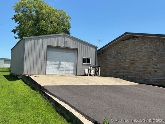 902 Ne Rushwood Dr, House other with 4 bedrooms, 3 bathrooms and null parking in Stigler OK | Image 5
