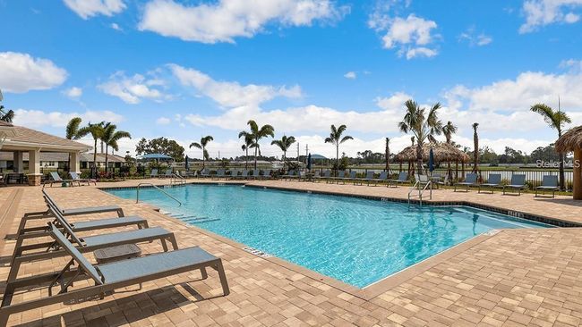 240 Ibiza Loop, House other with 2 bedrooms, 2 bathrooms and null parking in VENICE FL | Image 8