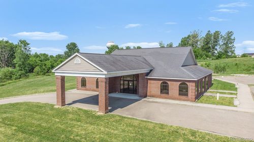 7250 Glen View Ln, Grand Blanc, MI, 48439-2327 | Card Image