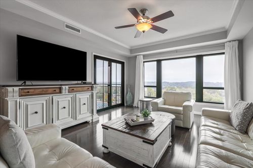 apt-1108-121 N Monroe St, TALLAHASSEE, FL, 32301-1548 | Card Image