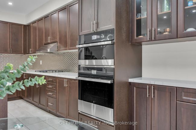 18 Germain Cir, House attached with 5 bedrooms, 4 bathrooms and 1 parking in Brampton ON | Image 28