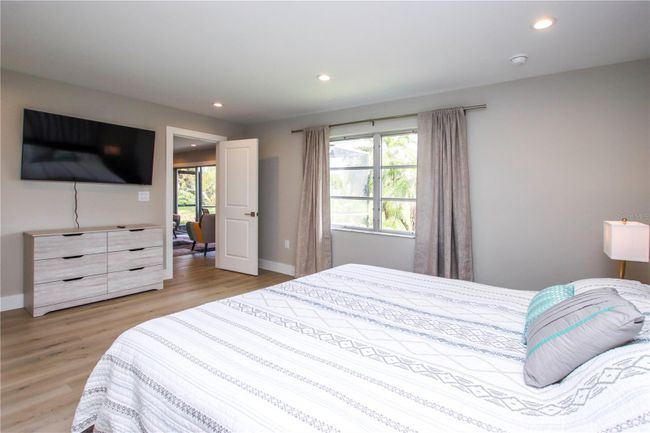 1057 Blue Heron Dr, House other with 2 bedrooms, 3 bathrooms and null parking in Sanibel FL | Image 25