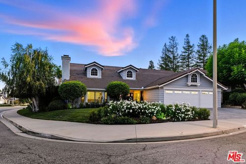 29608 Woodbrook Dr, Agoura Hills, CA, 91301-4413 | Card Image