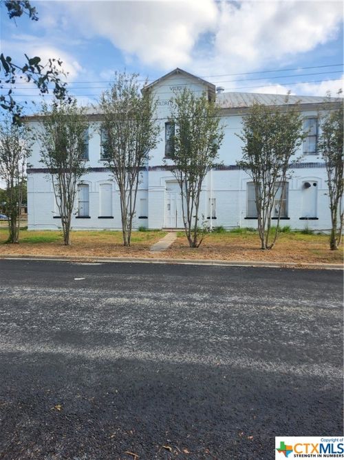 702 E Convent St, Victoria, TX, 77901-8318 | Card Image
