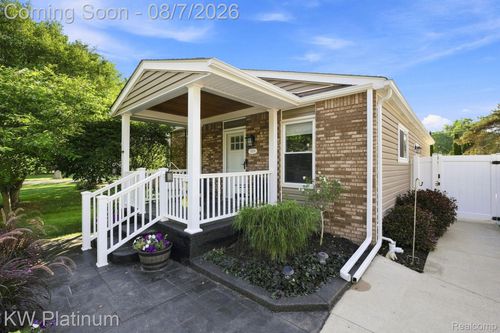 36776 Jefferson Ave, Harrison Township, MI, 48045-2918 | Card Image