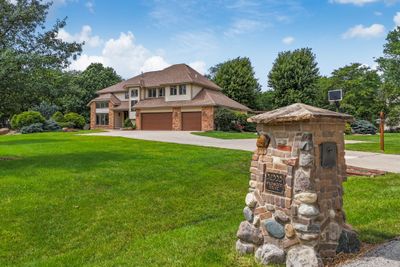 32335 Wildwood Drive, Home with 5 bedrooms, 4 bathrooms and null parking in Adel IA | Image 2