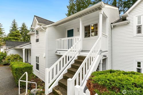 63-12389 Se 41st Ln, Bellevue, WA, 98006-5214 | Card Image