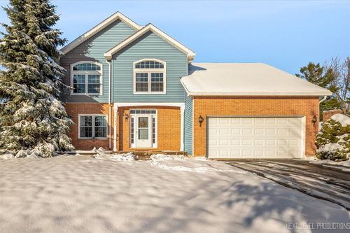 203 Magnolia Dr, North Aurora, IL, 60542-3041 | Card Image
