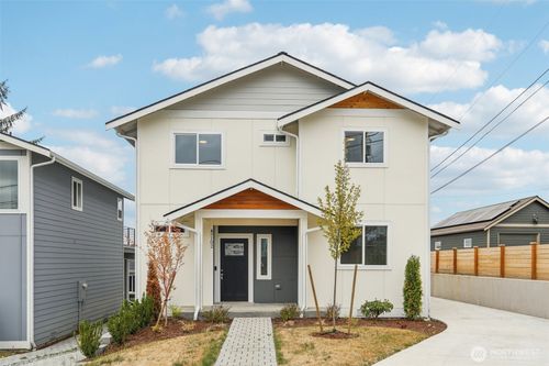 3102 44th Ave Ne, Tacoma, WA, 98422-2811 | Card Image