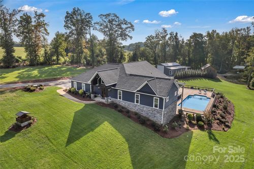 216 Mariposa Rd, Stanley, NC, 28164-9646 | Card Image