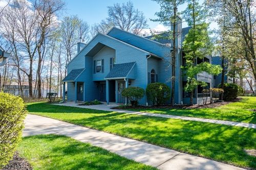 502-502 Woodhaven Dr, Edison, NJ, 08817-3799 | Card Image