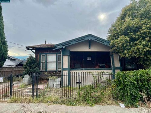 6131 Hayes St, Oakland, CA, 94621-4133 | Card Image