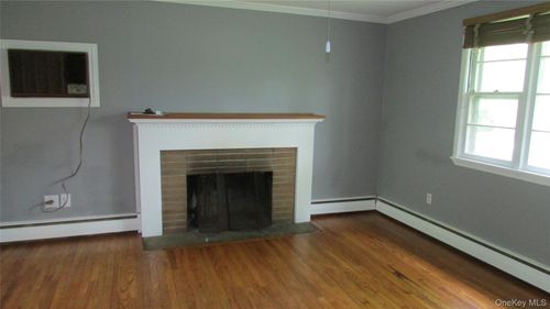 fl-1-19 Fenmore Dr, Wappingers Falls, NY, 12590-3823 | Card Image