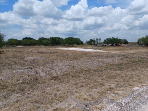 125 County Road 3053, Orange Grove, TX, 78372-9208 | Card Image