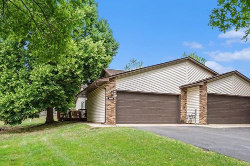 8689 134th St W, Apple Valley, MN, 55124-7235 | Card Image