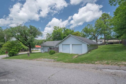 202 N Walnut St, Anderson, MO, 64831-1591 | Card Image