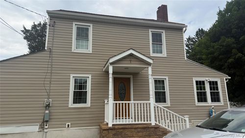 17 Degarmo Rd, Poughkeepsie, NY, 12603-1534 | Card Image
