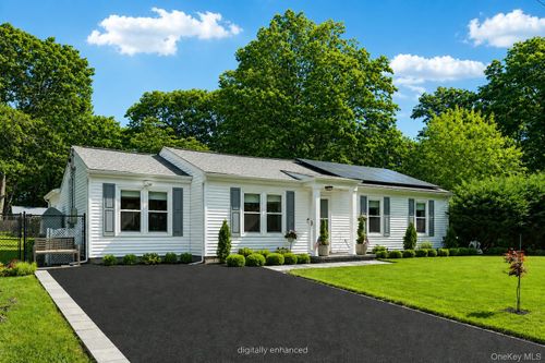 11 Centerview Trl, Ridge, NY, 11961-1841 | Card Image