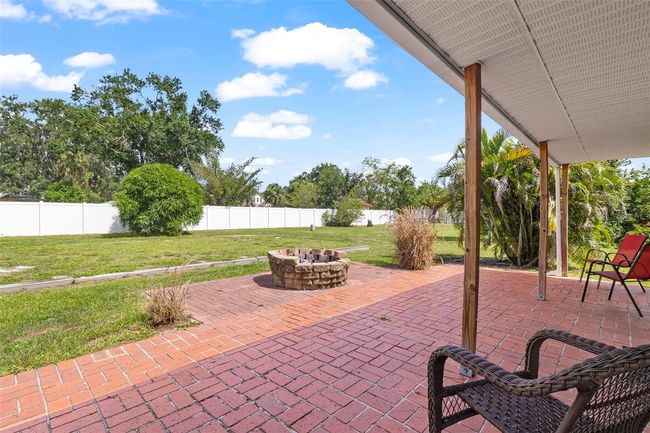 Back patio area | Image 9
