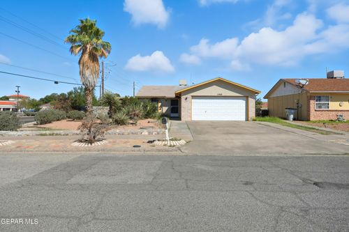 11401 Molly Marie Ct, El Paso, TX, 79936-4932 | Card Image
