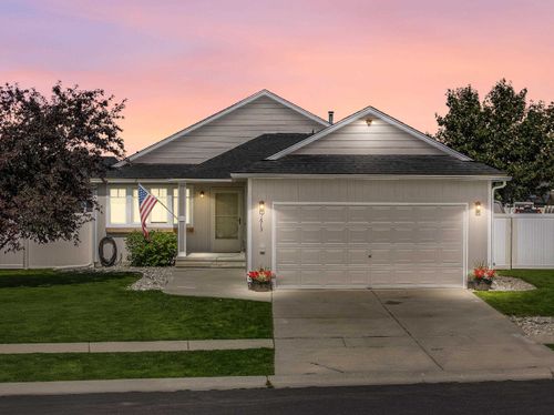 1613 E 2nd St, Deer Park, WA, 99006-9065 | Card Image